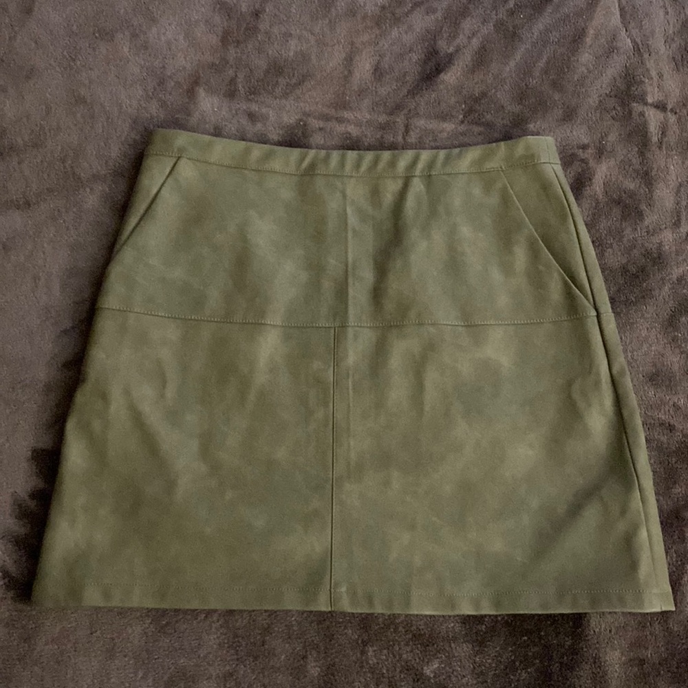 Faux leather, army green skirt!